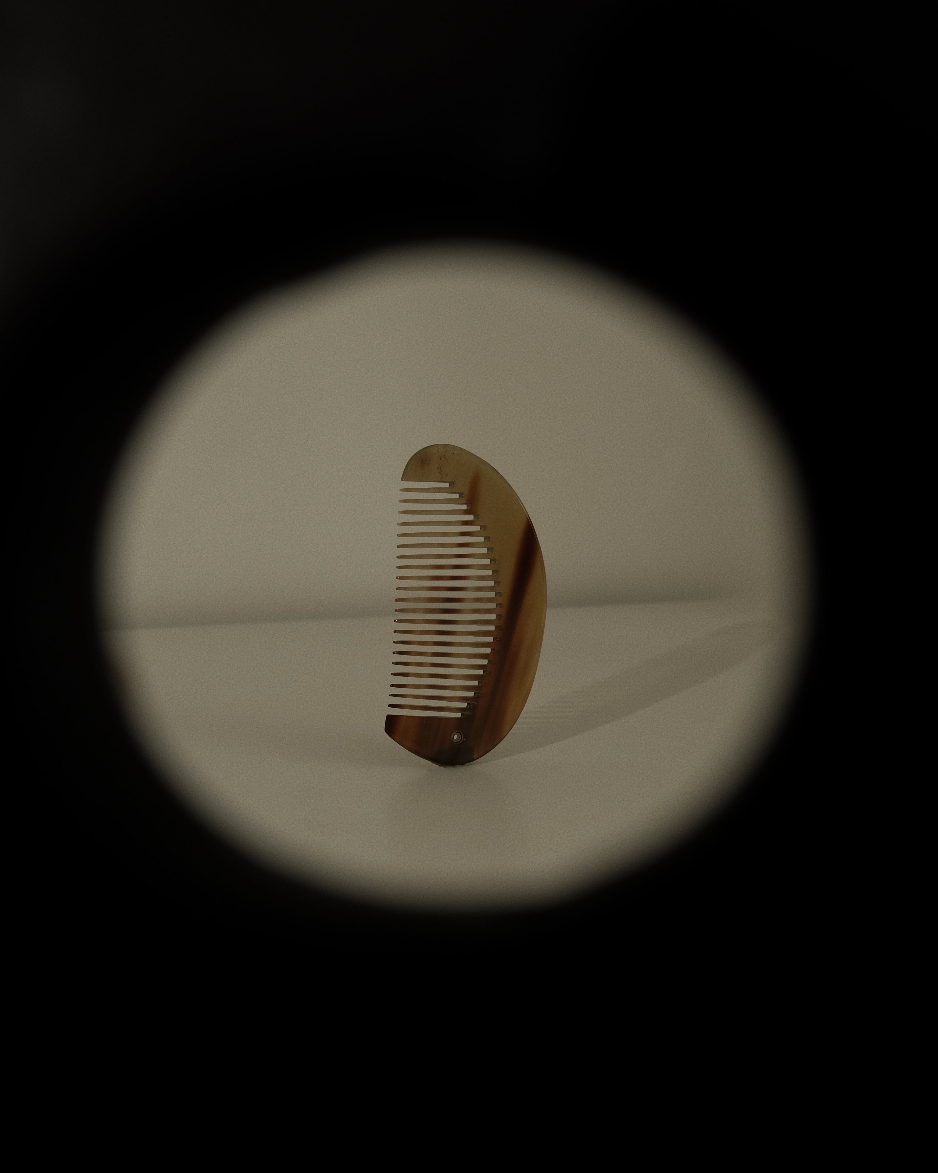 Curved Travel Horn Comb 002