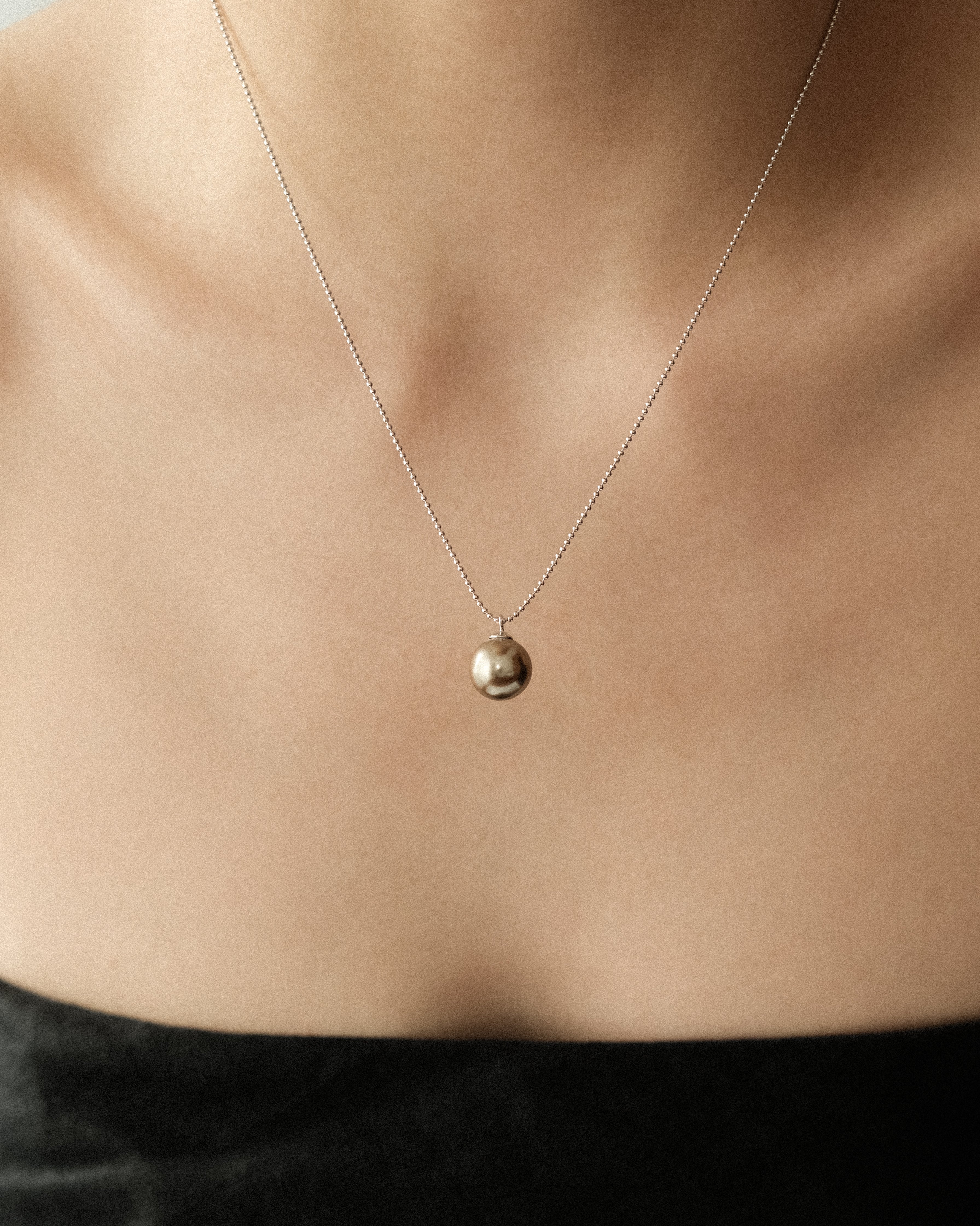 Noelia Single Pearl Pendant Necklace