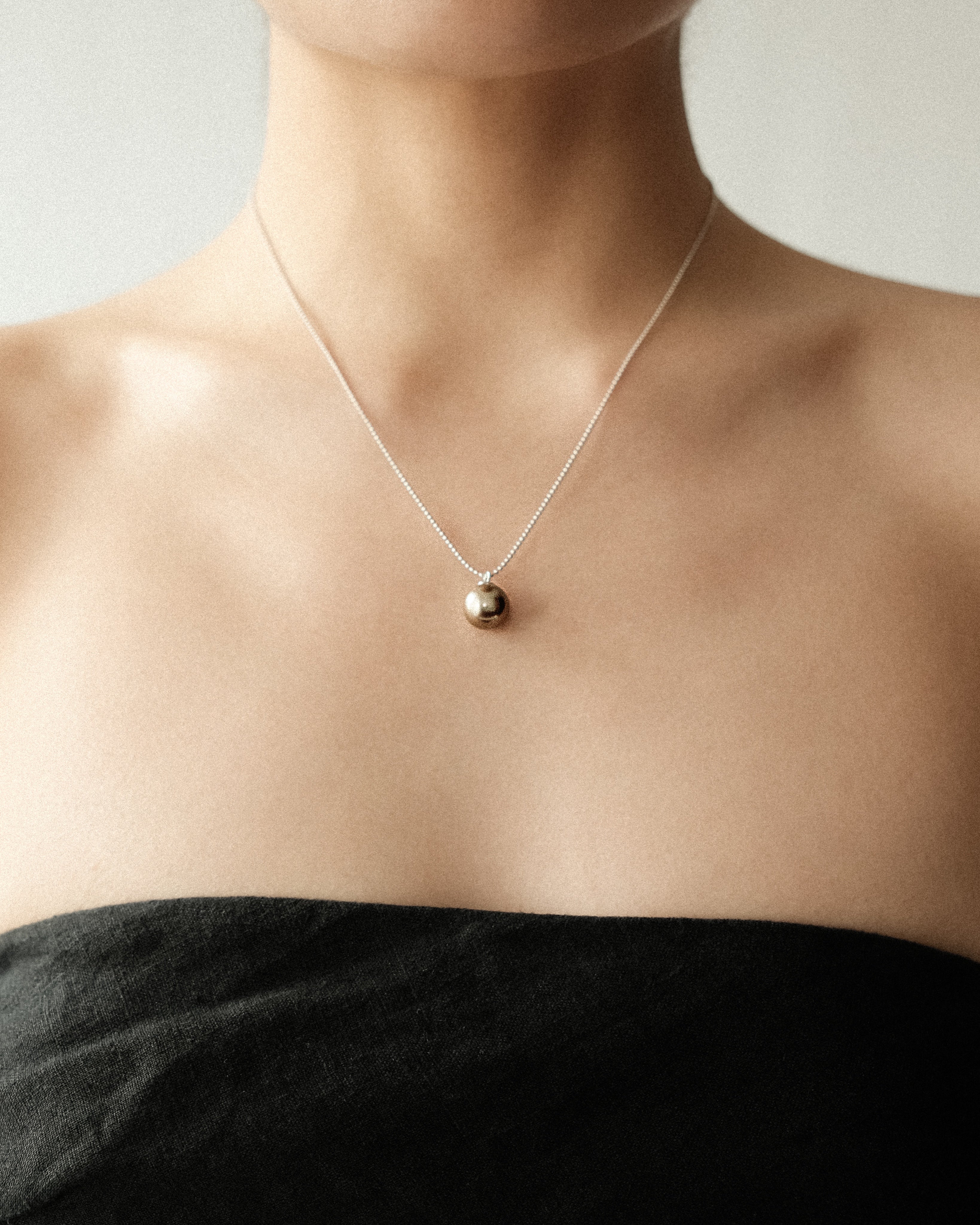 Noelia Single Pearl Pendant Necklace