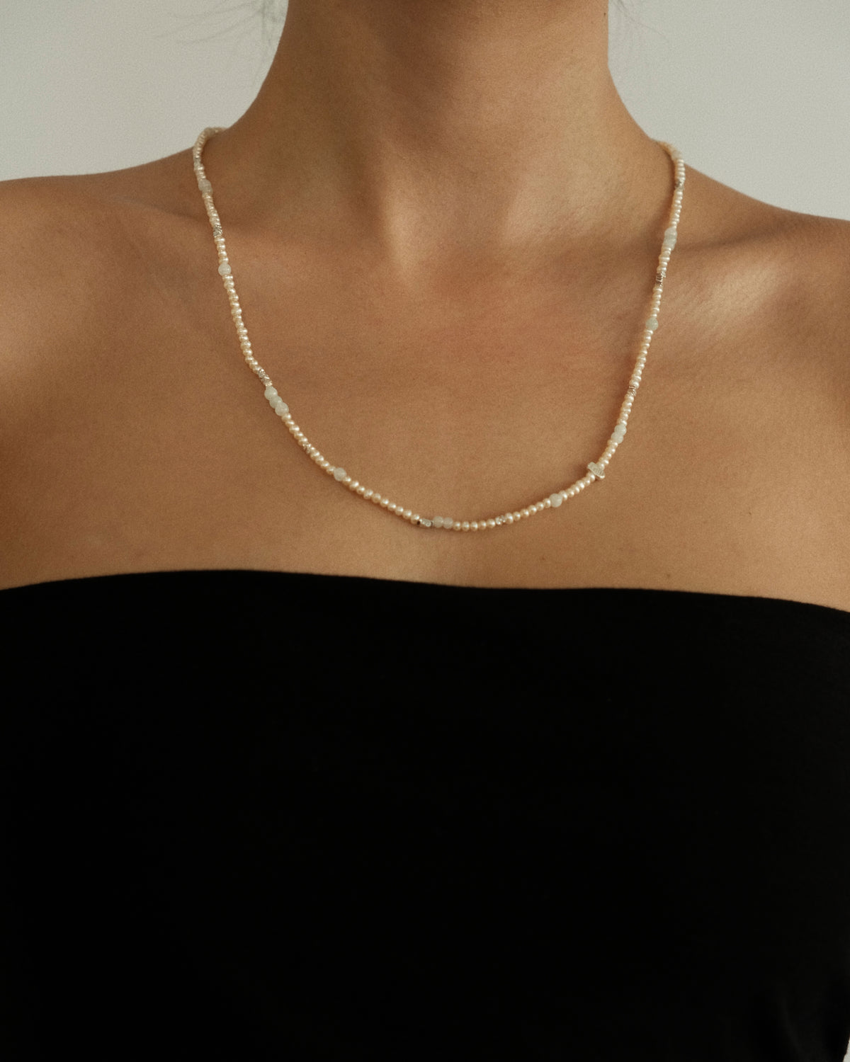 The Teal Pearl Necklace 002