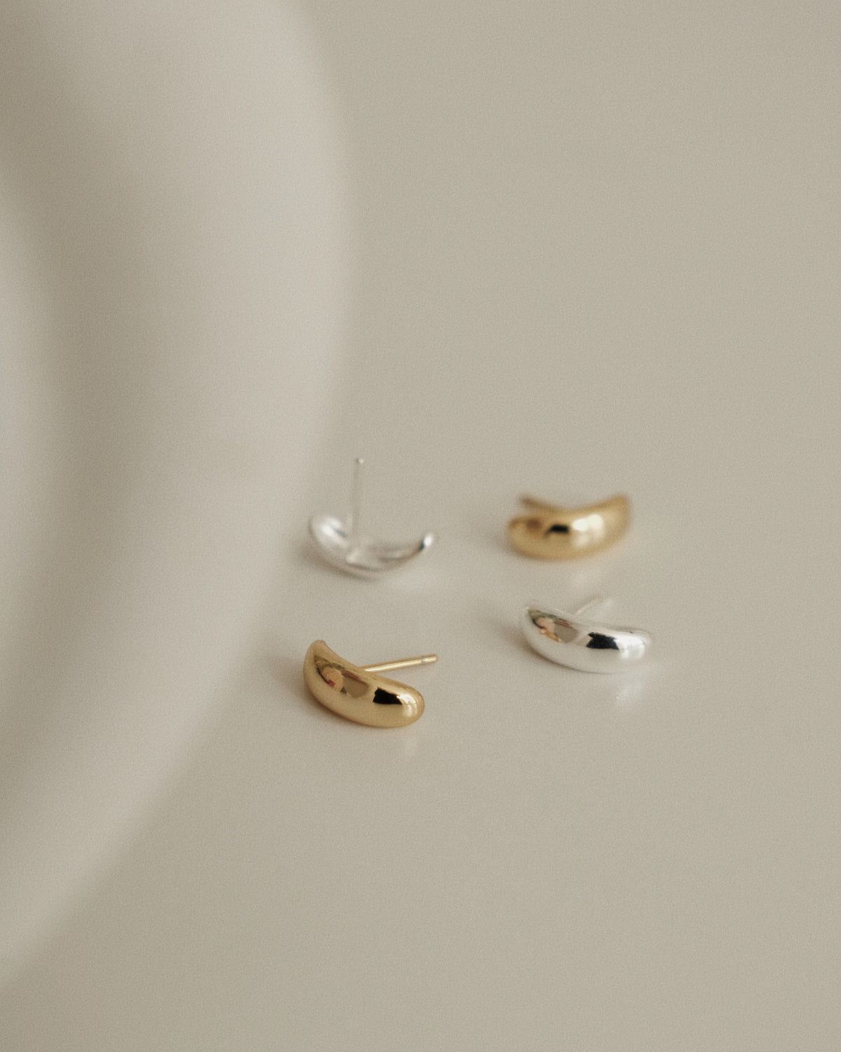 Kiana Flat Curved Stud Earrings