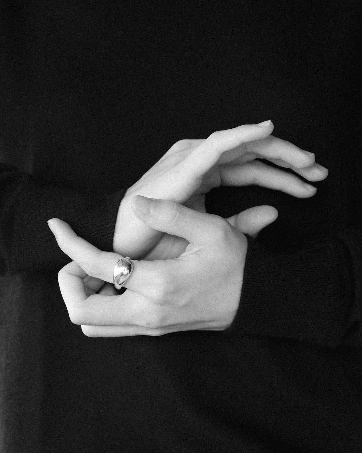 Aoja Droplet Open Band Ring