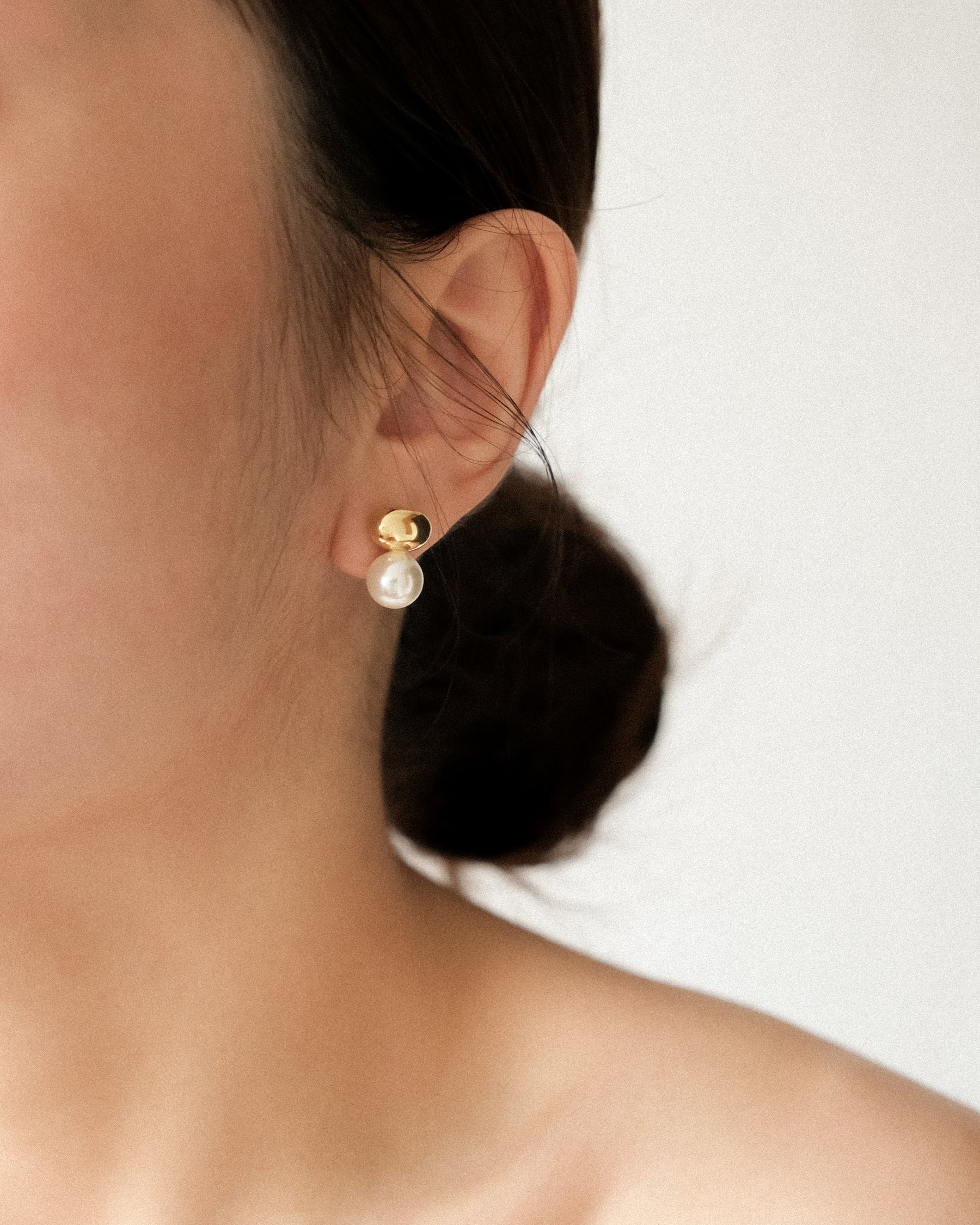 Medium Toia Pearl Stud Earrings