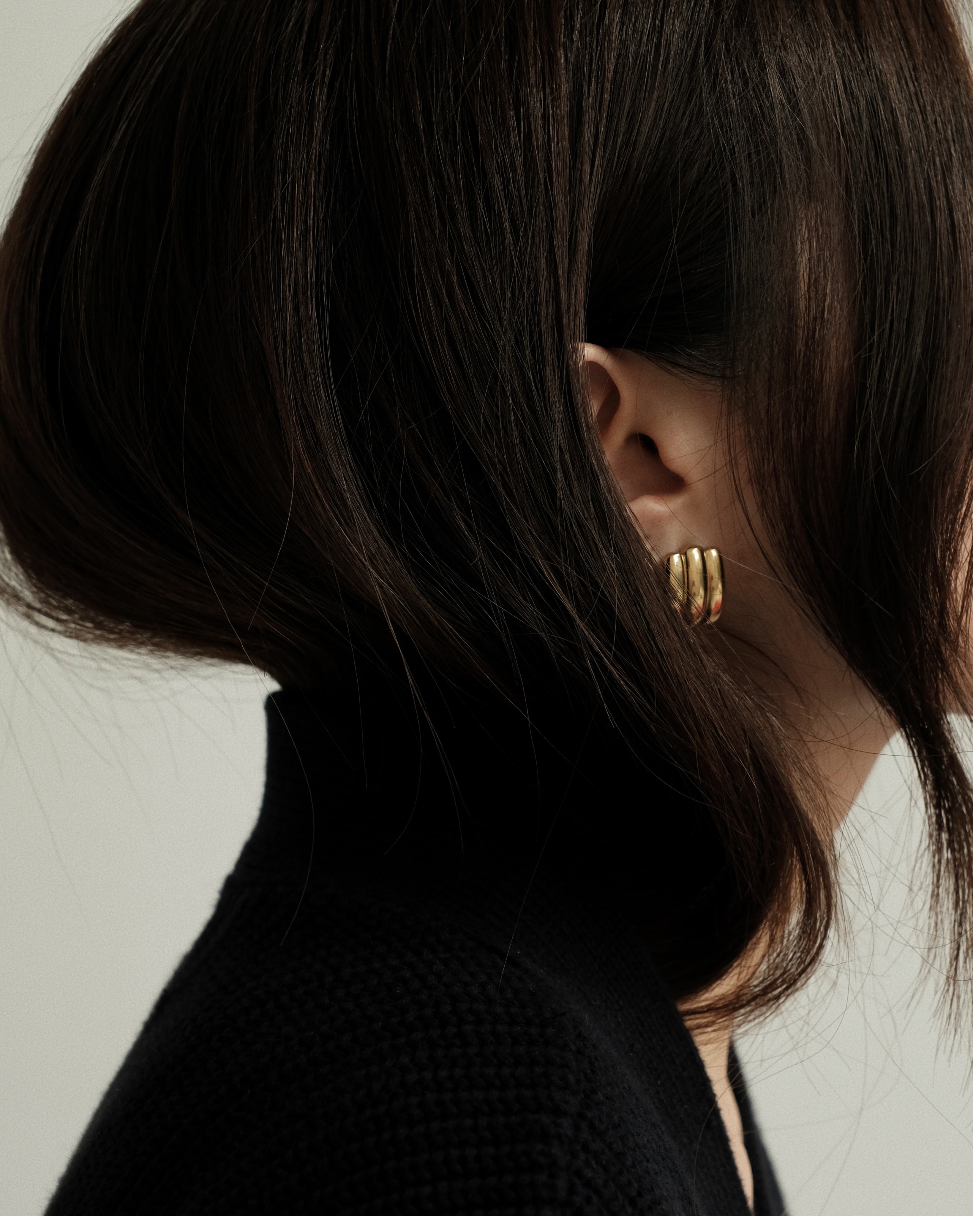 Lilou Buttery Curved Bold Earrings