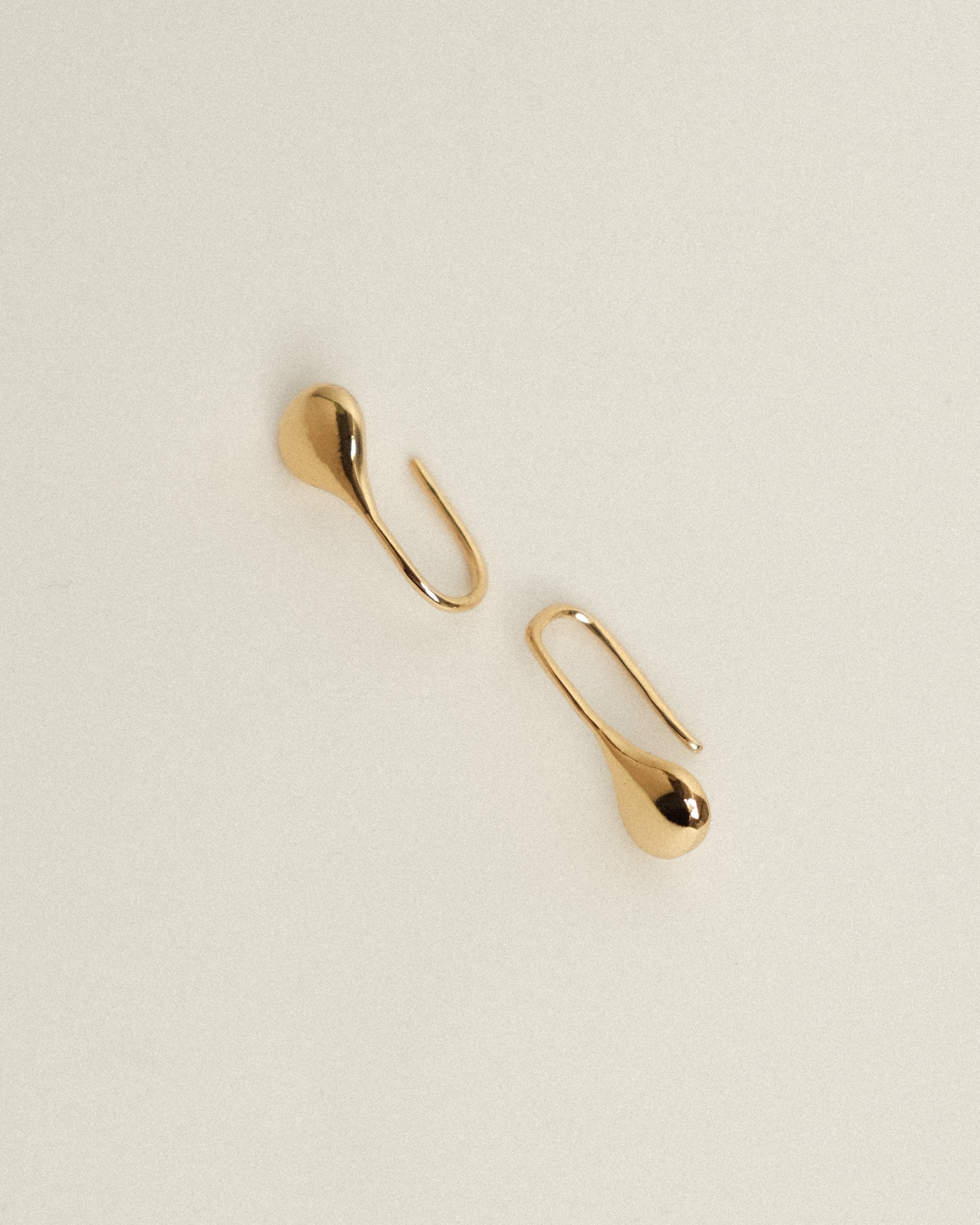 Elara Droplet Dangle Earrings