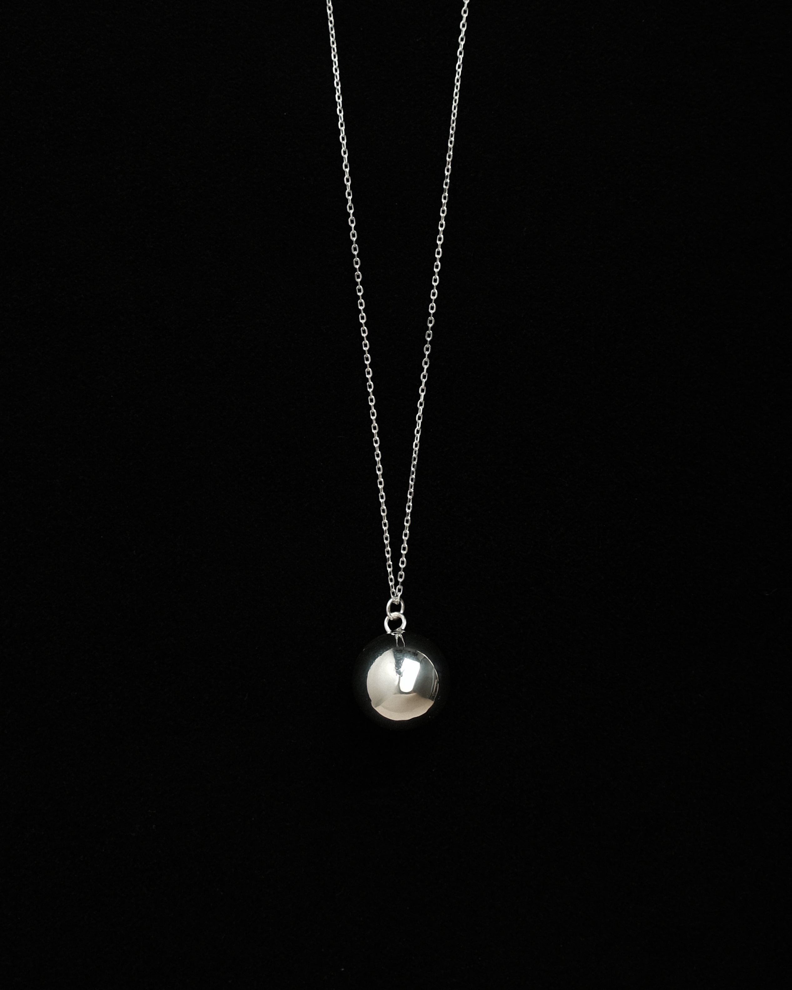 Luae Sphere Ball Necklace