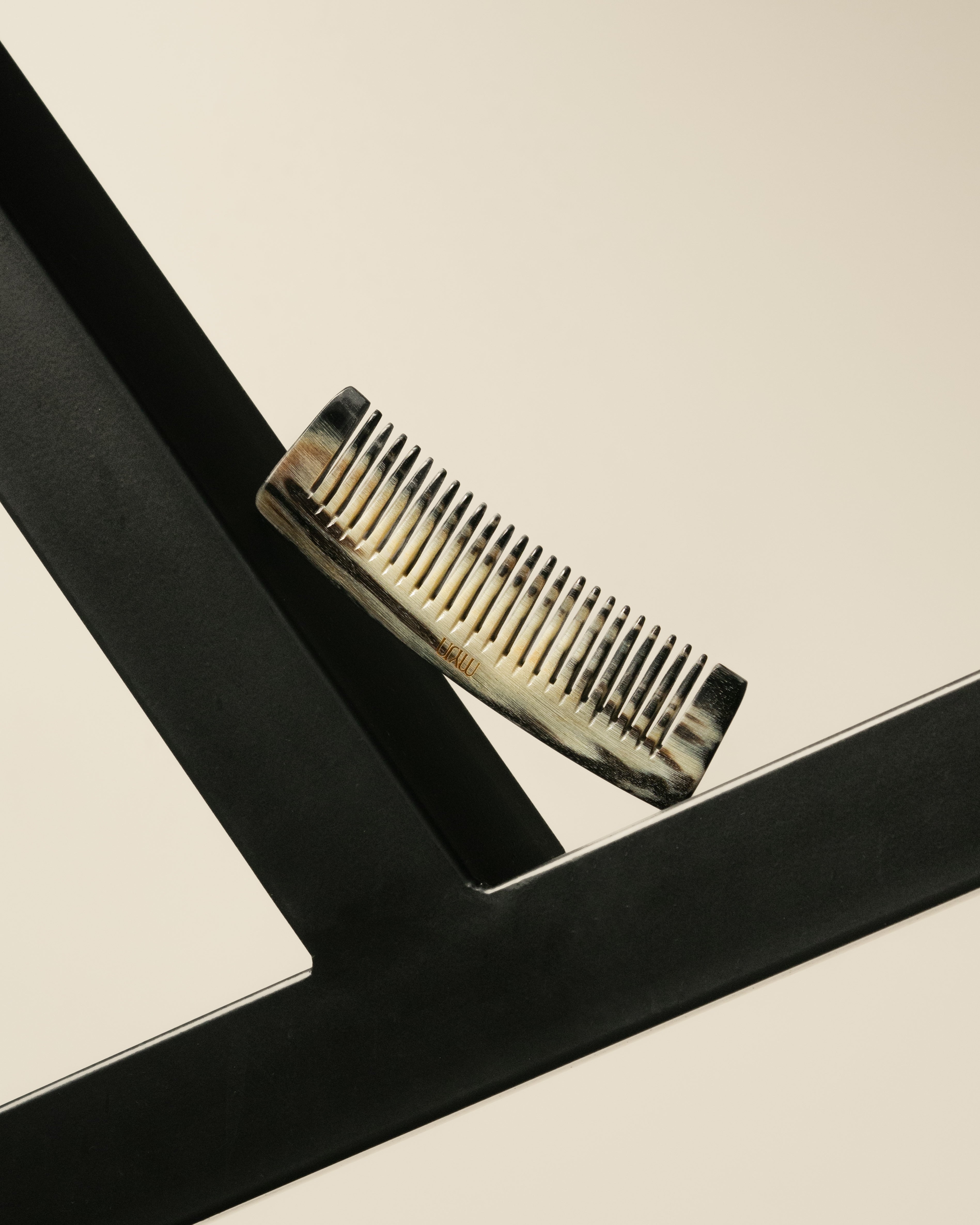 The Horn Comb 001