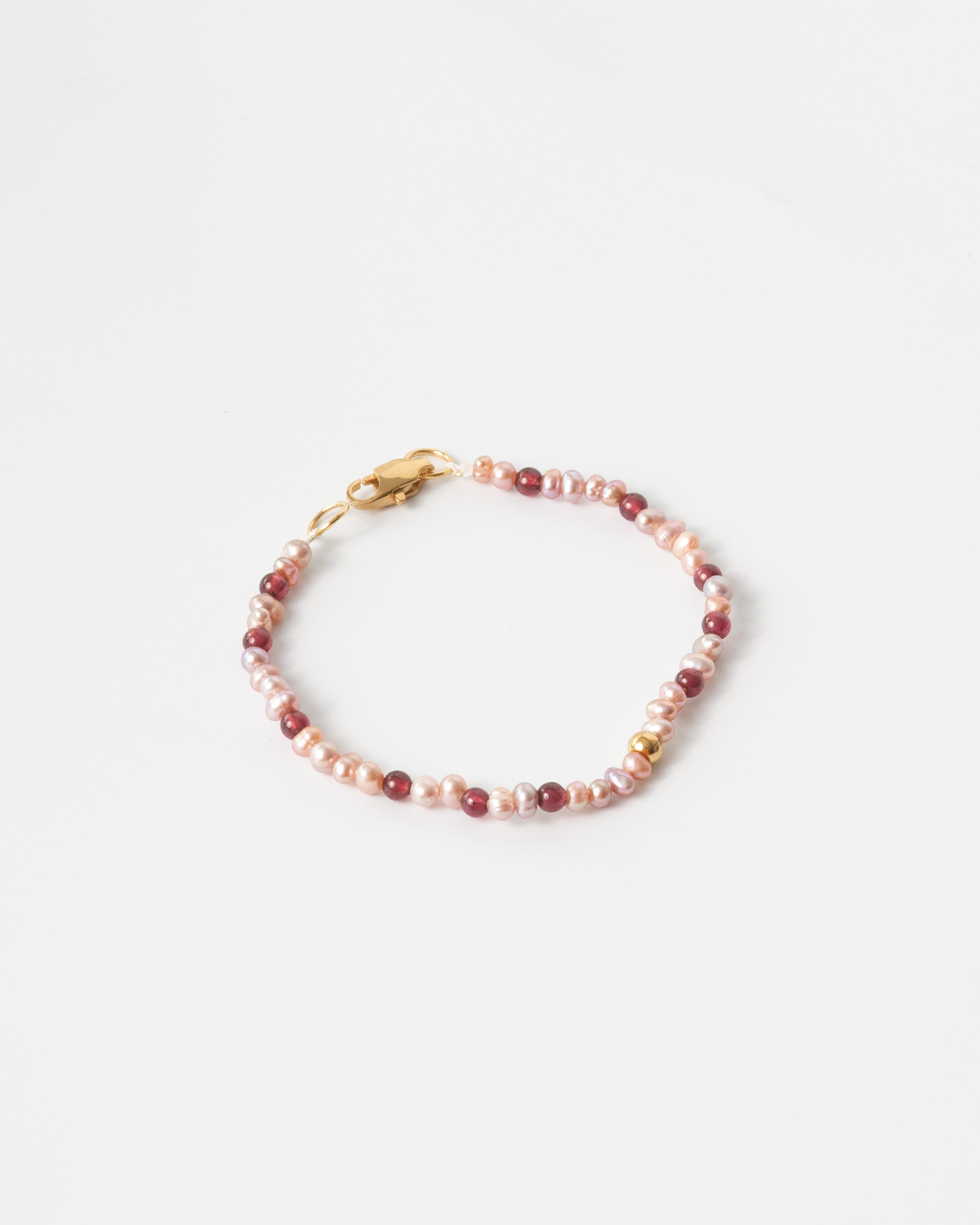 Lavii Petite Garnet Beaded Pearl Bracelet