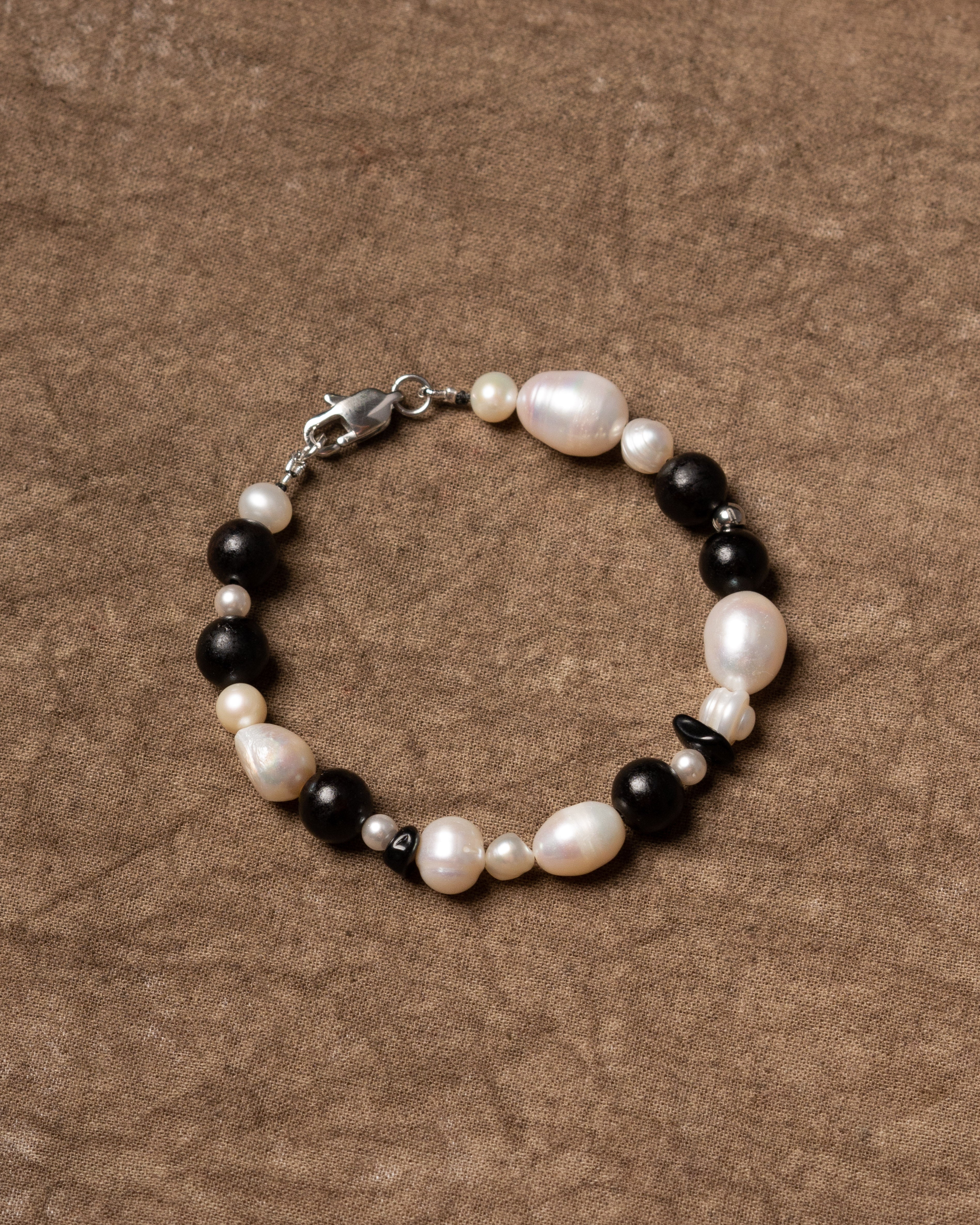 Nera Grand Ebony Pearl Beaded Bracelet