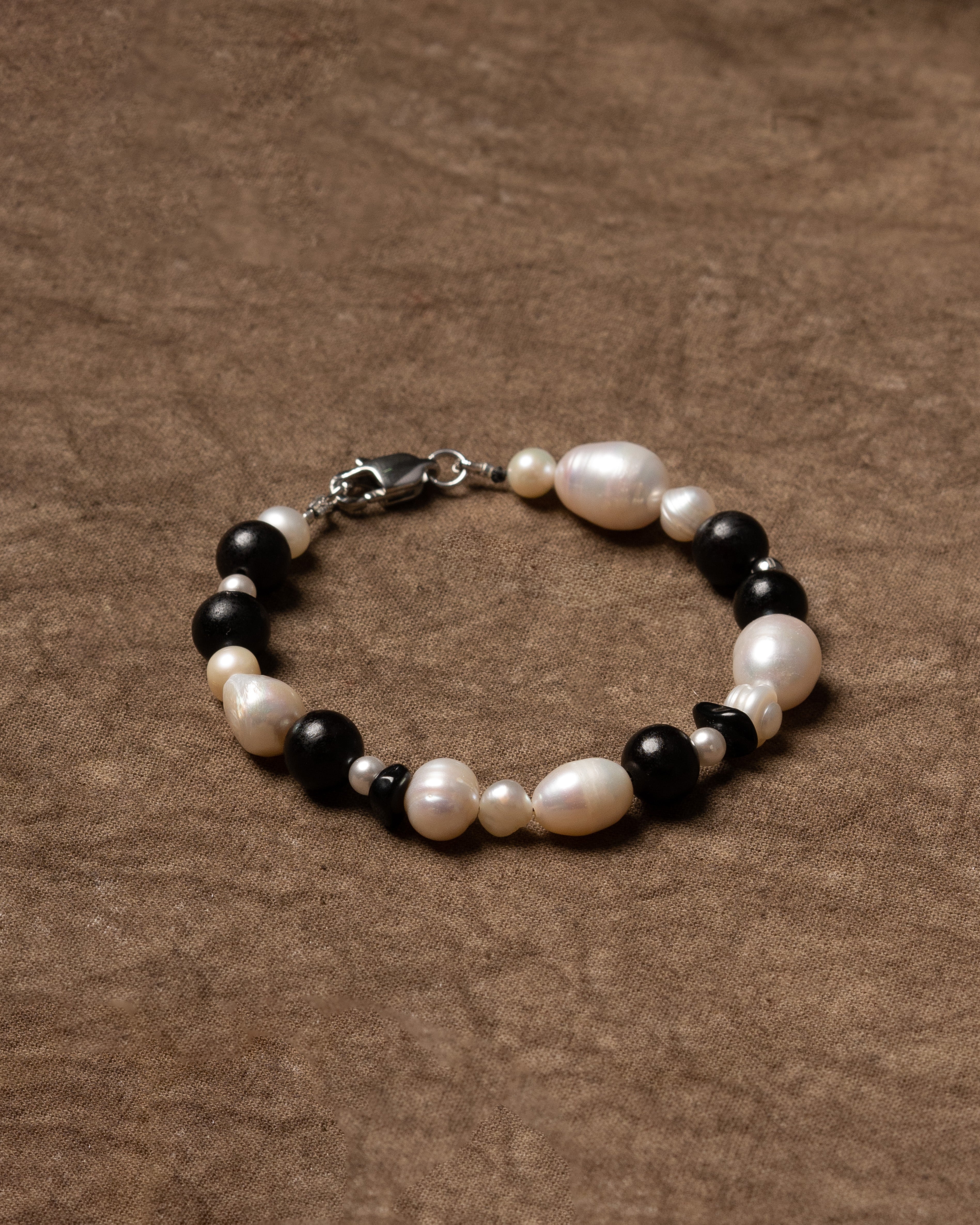 Nera Grand Ebony Pearl Beaded Bracelet