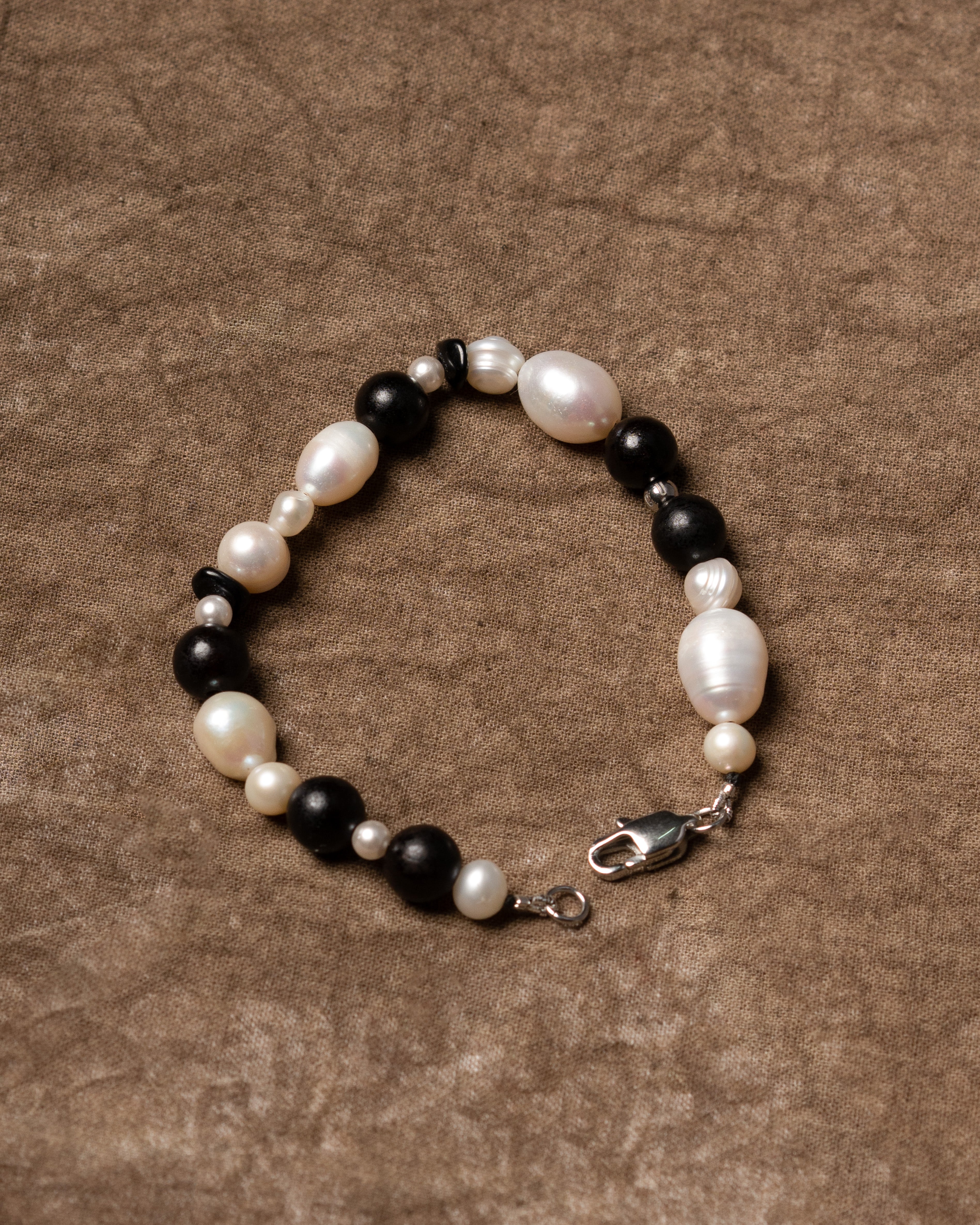 Nera Grand Ebony Pearl Beaded Bracelet