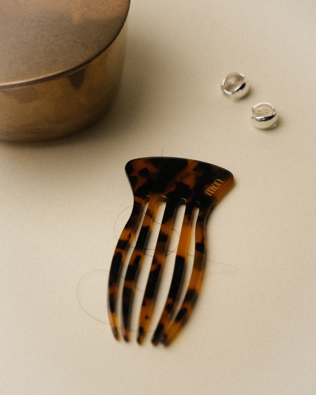 The Gardienne Hair Comb, Nacre