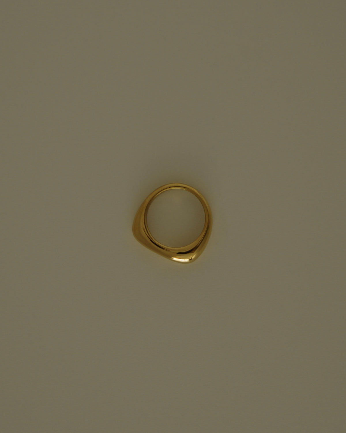 Odile Flat Arch Ring