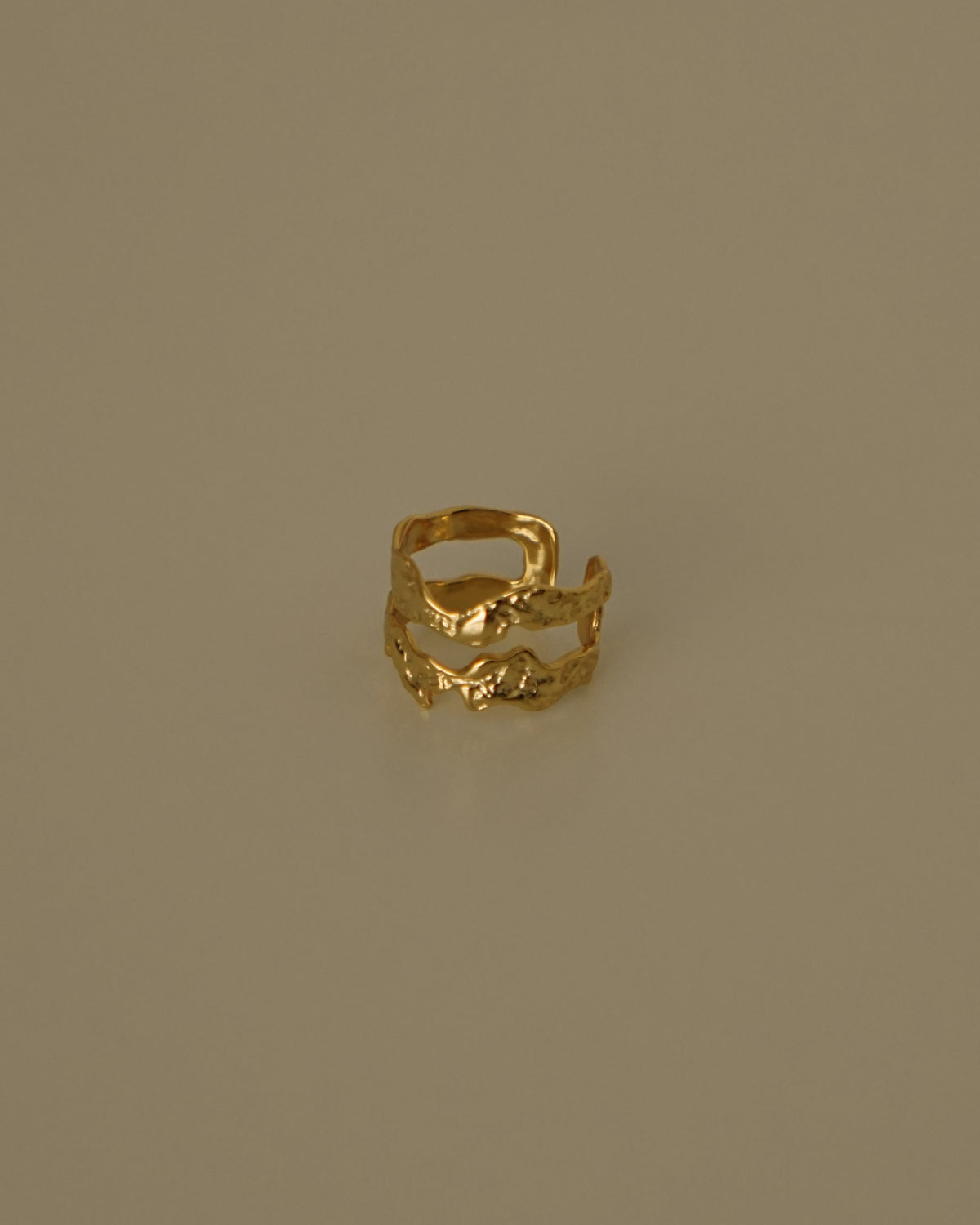 Saavi Duo Hammered Cigar Band Ring