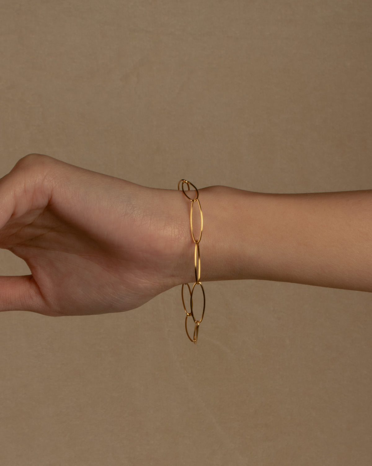 Anda Oval Chain Link Bracelet
