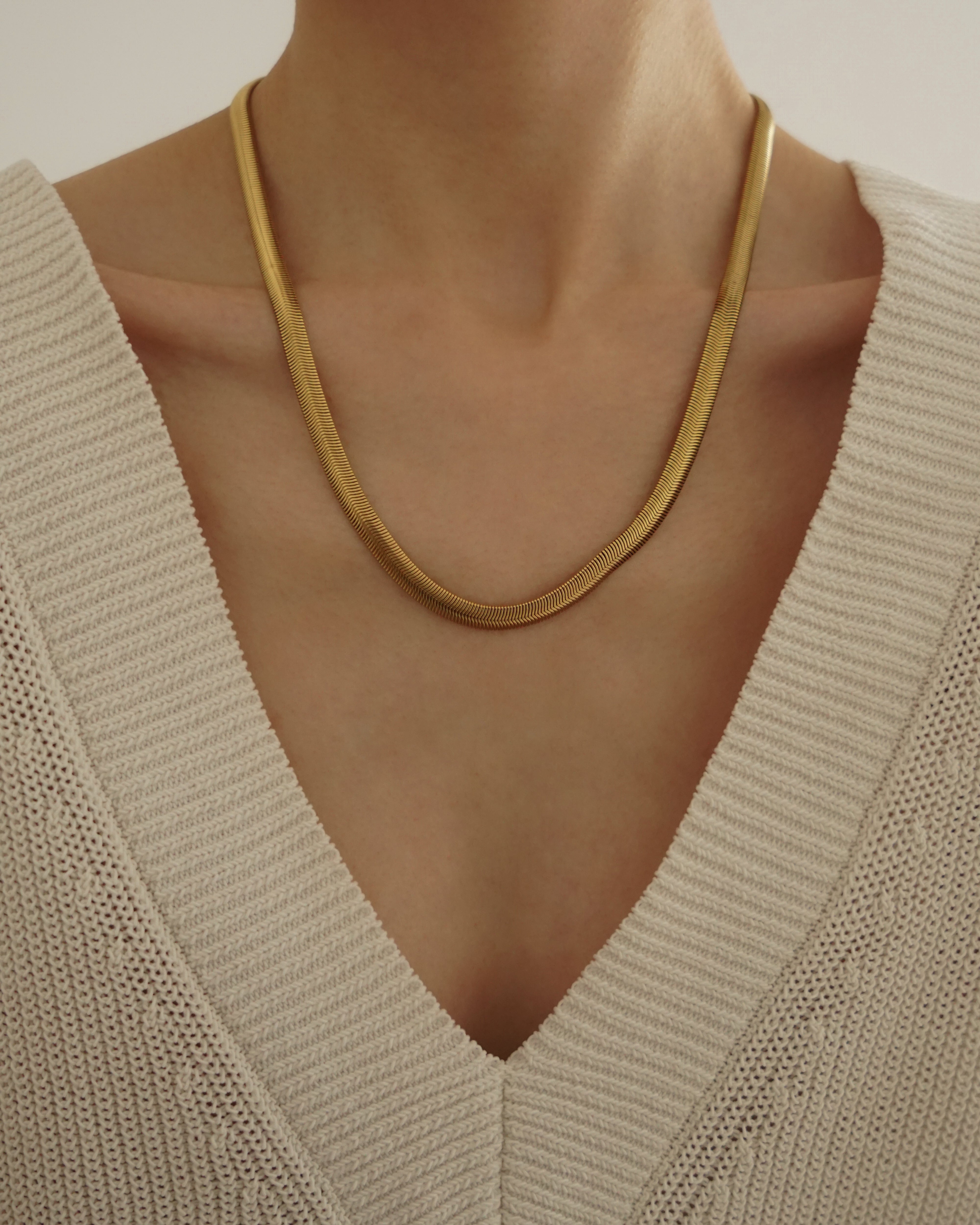 Shadi Bold Herringbone Chain Necklace