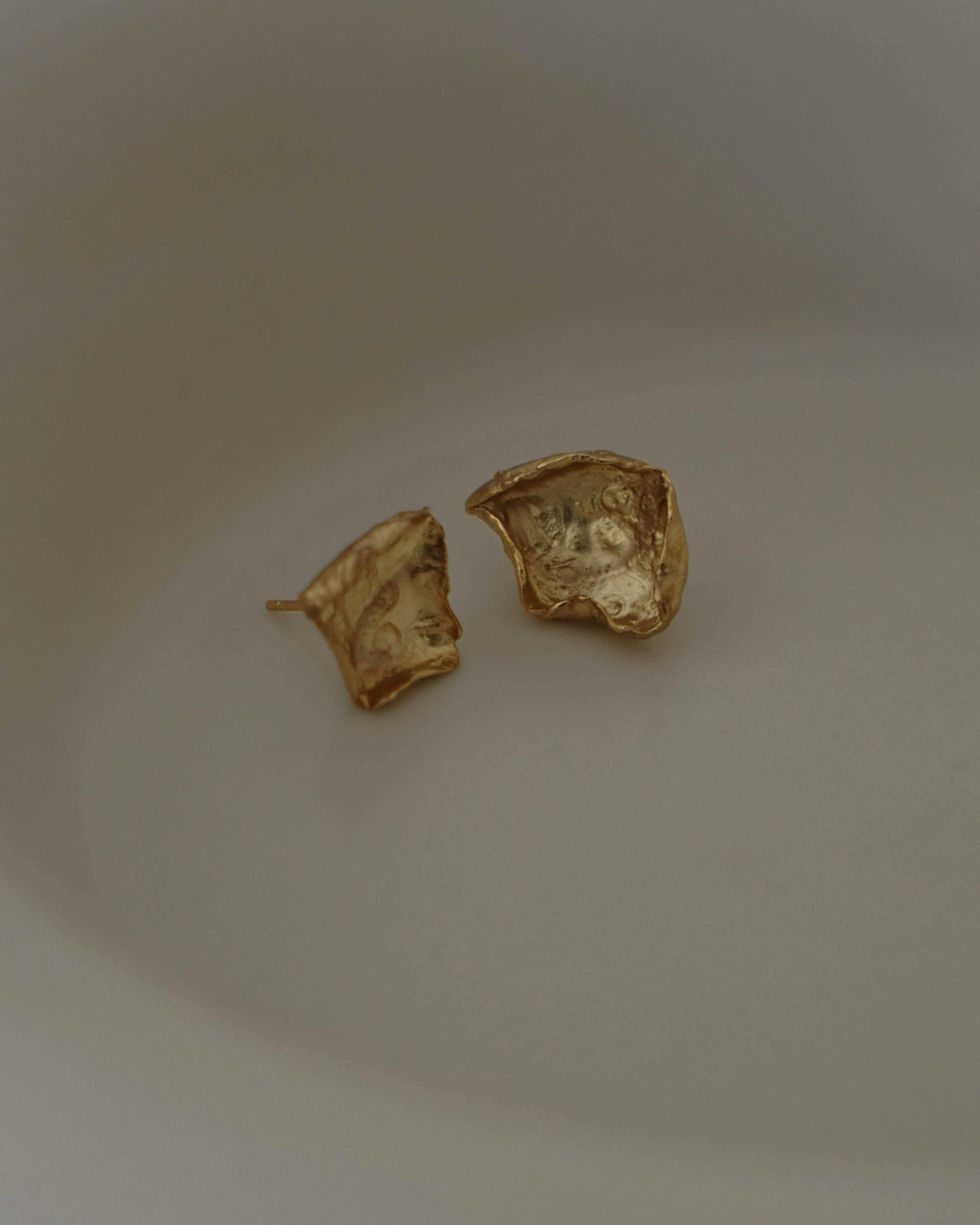 MYJN Earrings Zahra Petal Hammered Curved Earrings